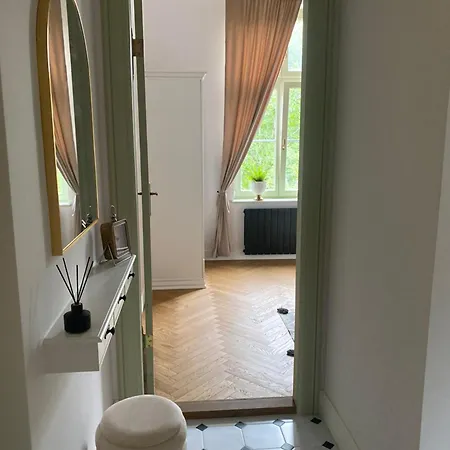 Apartament Mała Secesja - Dla Wyjątkowych Gości, Niż - 120 Lat Historii, Komfort, Prywatność *