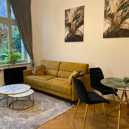 Mała Secesja - Dla Wyjątkowych Gości, Niż - 120 Lat Historii, Komfort, Prywatność *