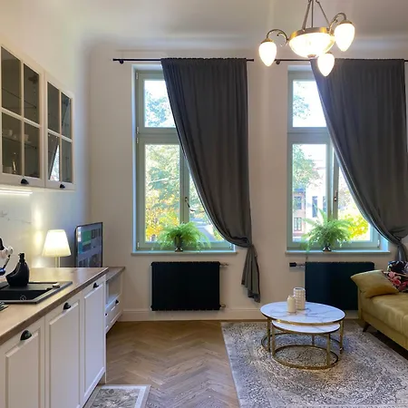 Mała Secesja - Dla Wyjątkowych Gości, Niż - 120 Lat Historii, Komfort, Prywatność *